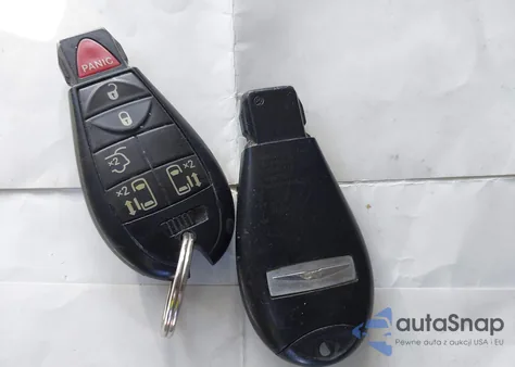 2010 Chrysler Town & Country Touring z USA, uszkodzony, nr VIN 2A4RR5D13AR266594